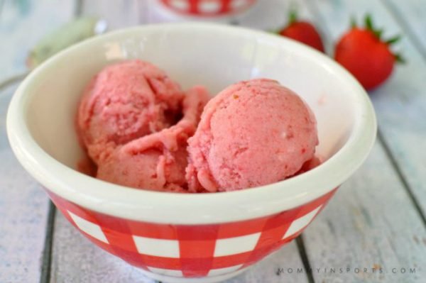 No Churn Healthy Strawberry Ice Cream