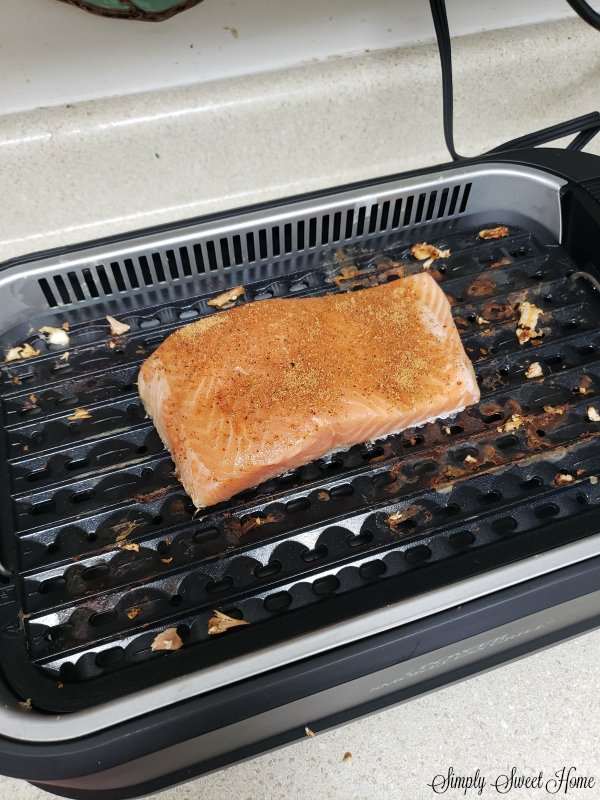 https://simplysweethome.com/wp-content/uploads/2020/08/salmon-on-grilled.jpg